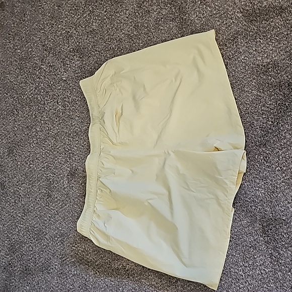 VRST Men's 5'' Everyday Short Pale Yellow Size XL - Picture 4 of 4